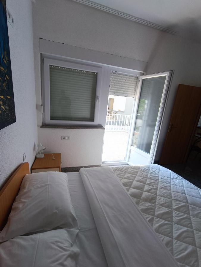 Apartmani Centar Starigrad Paklenica Exterior photo